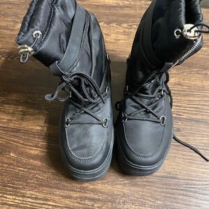 Shoe Dazzle Women's Black Snow Boots